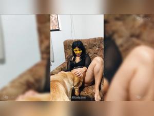 Erforschen Sie die Grenzen des Verlangens mit Benita und ihrem Hund