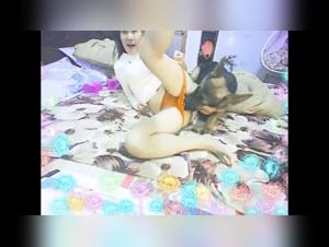 Amateur video of extreme sex with a dog