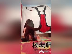 Homemade and merciless: the whore sucks its dog