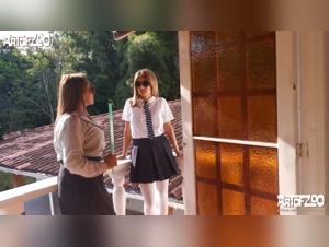 Scene appassionanti con puttane e salope che fanno il cane sesso