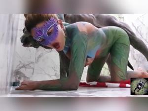 K9-Dominanz und wilde Milf: Die Tabu-Orgie enthullt