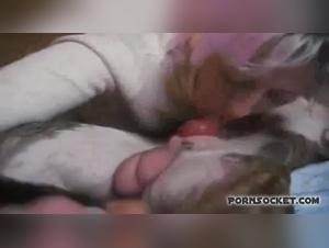 Discover the extreme practices of this mature woman with her dog