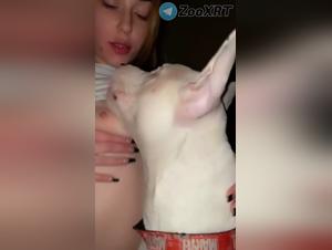 Sensual love, between her and her dog