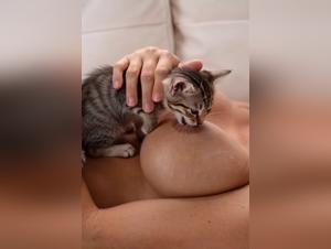 Délices Interdits : Le Chaton et la Femme