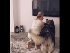 Bestialité Extrême : Une Jeune Femme et Son Ami Canin