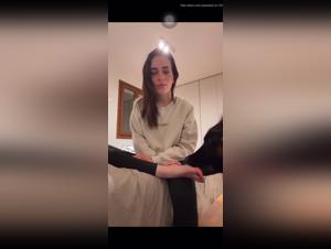Un soplo de erotismo brutal: pies, perro y deseo insatisfecho