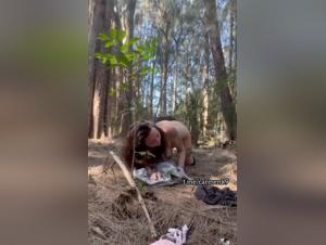 Entdeckung verbotener Freuden mit einem Hund