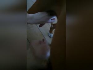Entdecken Sie den Hardcore-Spass eines Madchens, das mit seinem Hund kommt