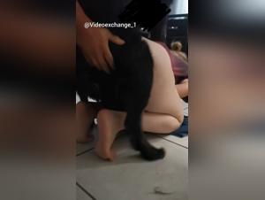 Kaninenspritzen und rohe Lust in diesem Amateurclip