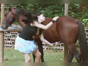 Esplora l'affascinante mondo dell'incesto animale e lasciati trasportare dalla sensualita selvaggia
