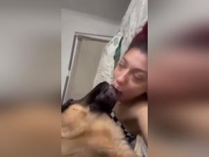 Vidéo Explicite:  Défonce Canine et Jouissance Féminine