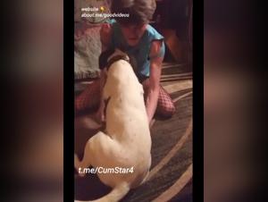 Hund verschlingt die alte Frau, Sperma und Spritzen sind in dieser Hardcore-Szene garantiert
