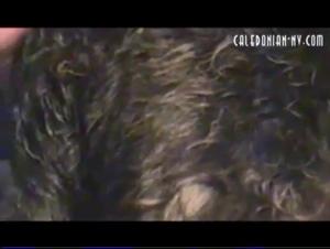 Esplora i limiti del piacere con Caledonian Jenny e il suo cane