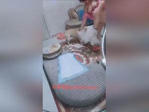 Asian slut fucks with her dog: a classic of hundeporno