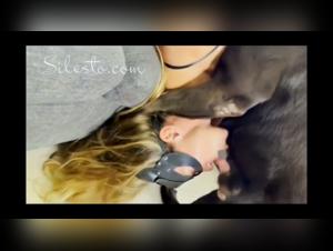 Esplora l'estremo con Veronica S e il suo cane in questa raccolta.  Erotico e animale