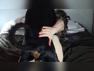 Rebellenfantasien: Frauen und Hunde in einer wahnsinnigen Leidenschaft