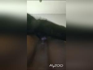 Erster Kontakt: Die Schlampe und ihr Hund in einem wilden Tanz