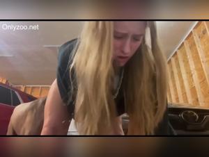 Hund lecken extreme, bestialische Freude ohne Limit