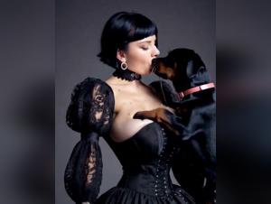 fantasy Victorian: immodest kisses and animal pleasure