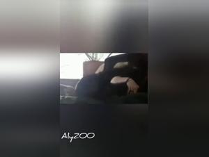Sottomissione adolescenziale, cazzo crudo con cane