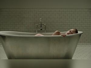 Video of extreme zoophilia with an eel