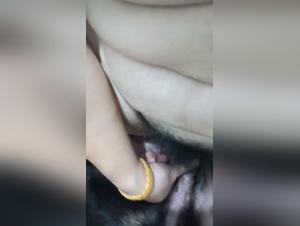 Gepeitscht und gefickt, Hunde mogen Spielzeug