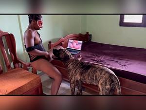 Agatha explodiert in einem Moment der Leidenschaft