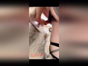 délecter vos sens dans des actes obscènes à connotation animale